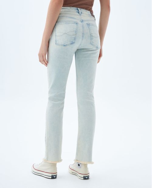 Jean Slim and Straight claro para mujer