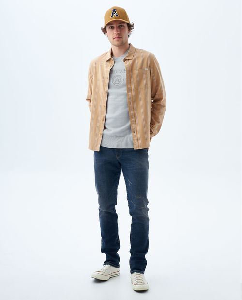 Camisa con diseño a rayas para hombre