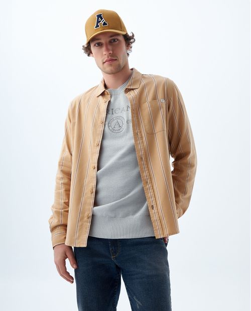 Camisa con diseño a rayas para hombre