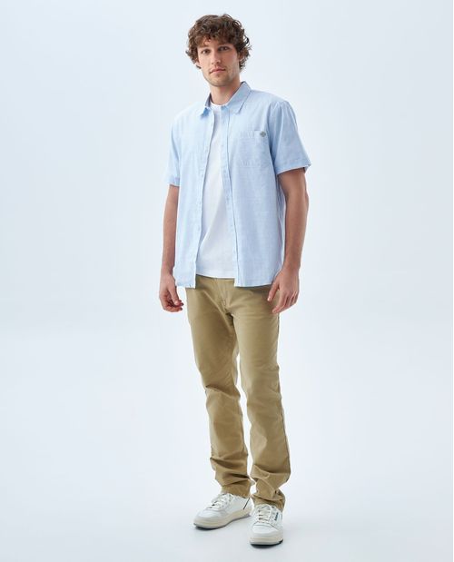 Camisa con diseño a rayas para hombre