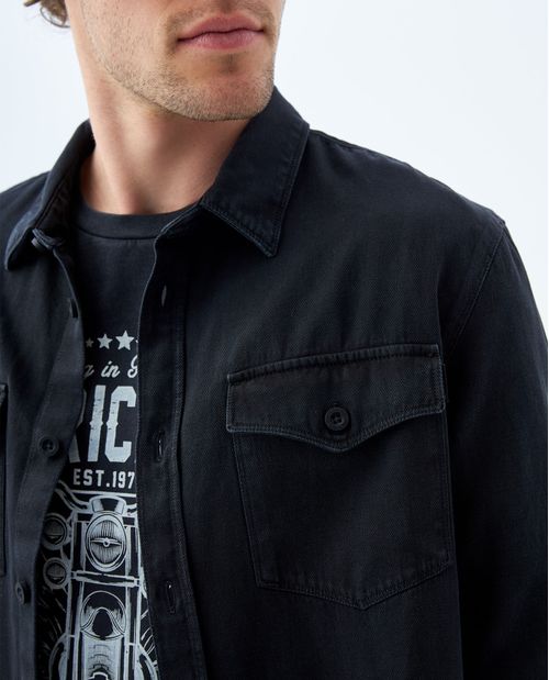 Camisa con bolsillos para hombre