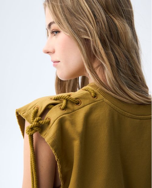 Camiseta manga sisa en burda para mujer