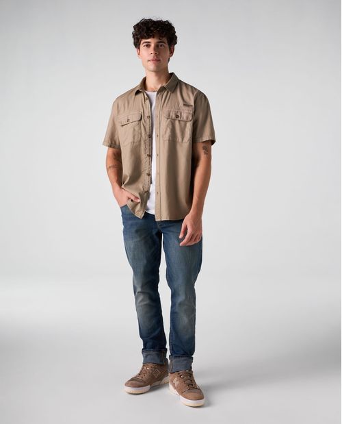 Camisa tipo cargo con aplique bordado para hombre