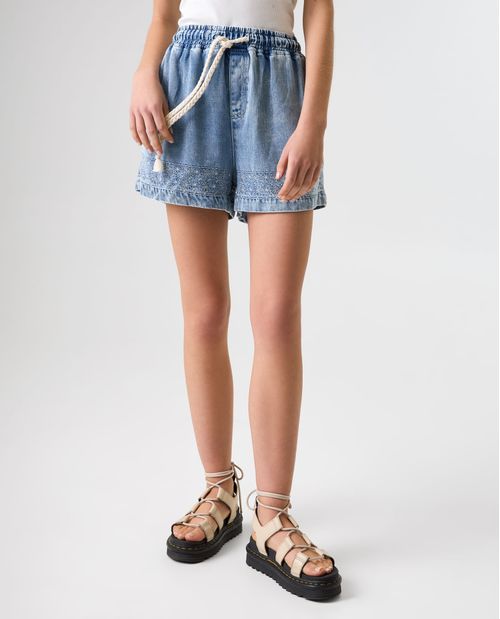 Short corto con bordado para mujer