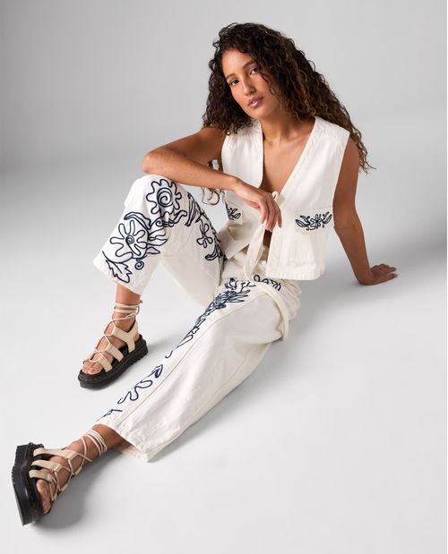 Pantalón Barrel con bordado delantero para mujer