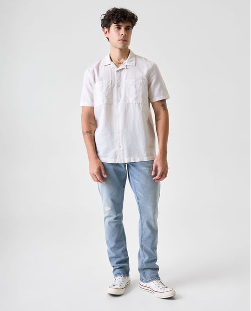 Camisa cuello sport con doble bolsillo para hombre