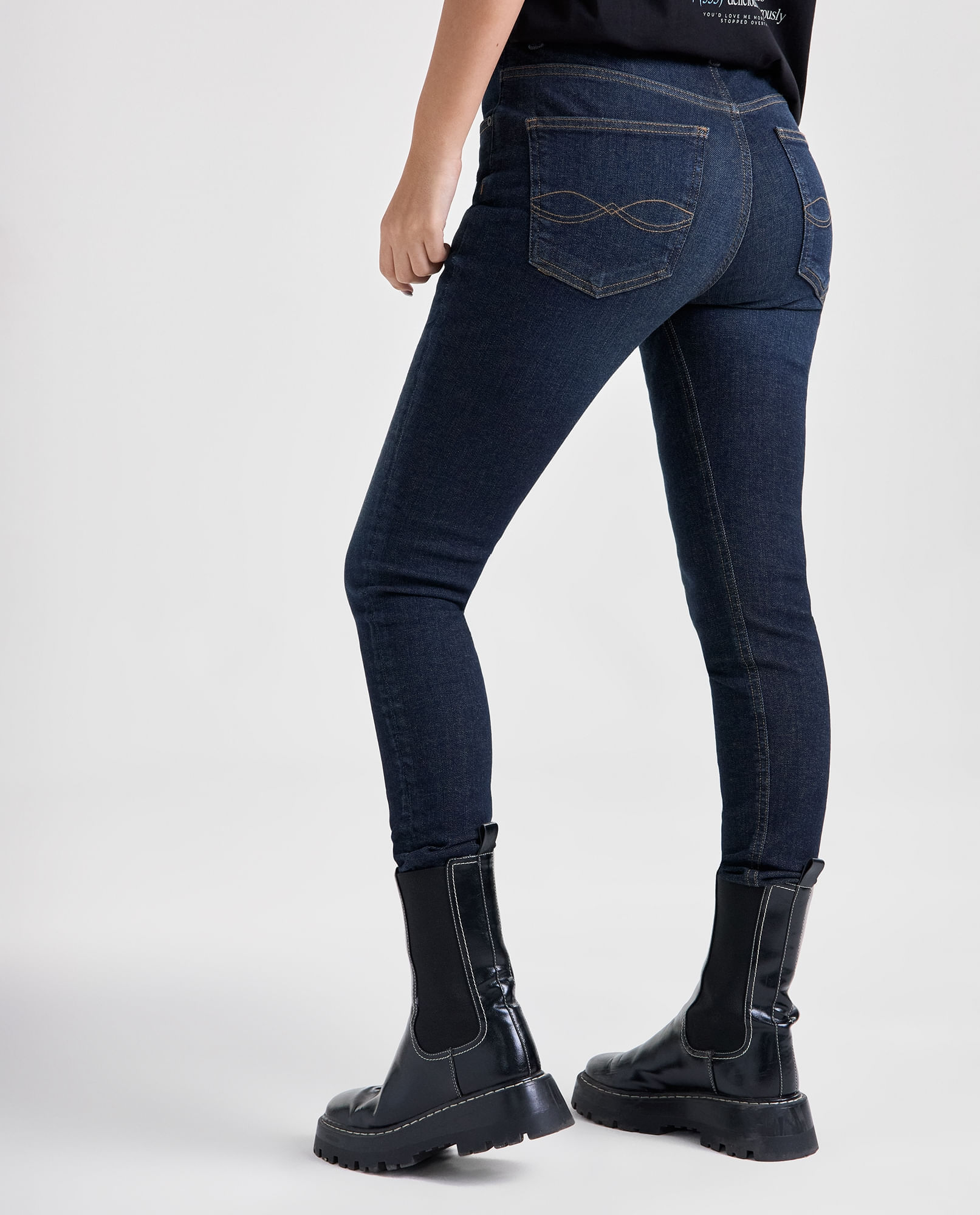 image-8cd4edde54df4354a1604cbb1e86bd94