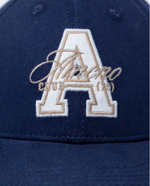 Gorra ajustable en algodón con hebilla metálica