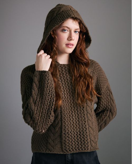 Buzo cerrado en algodon caída recta con pequeño logo